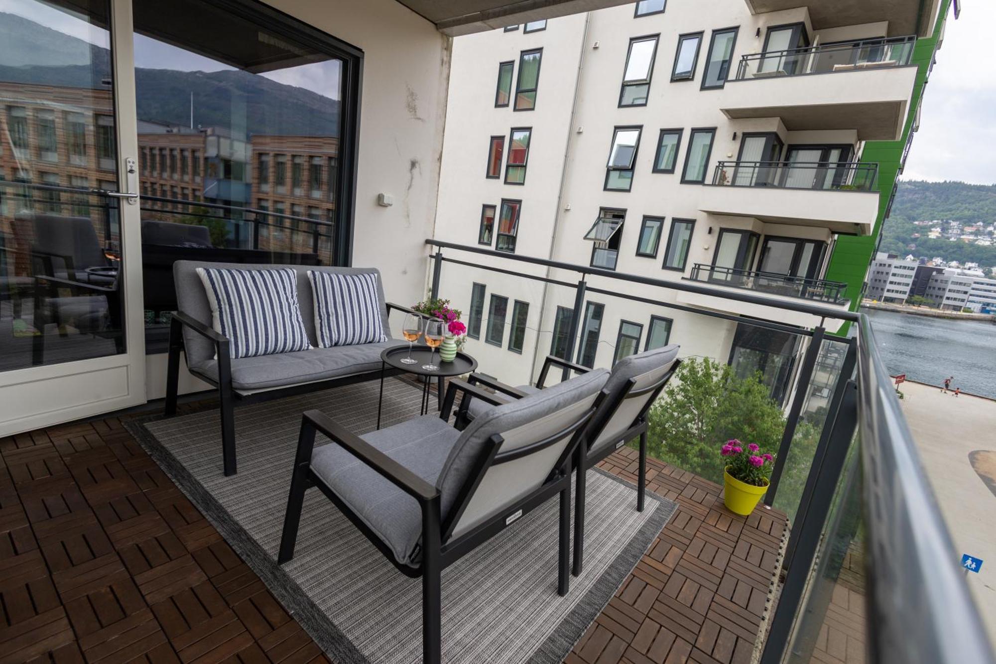 Modern Apartment - Amazing Terrace And Fjord View, Close To City Center Bergen Eksteriør billede